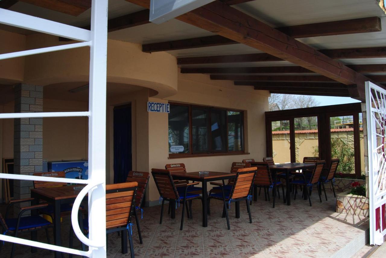 Lake View Hotel Sarichioi Exterior photo