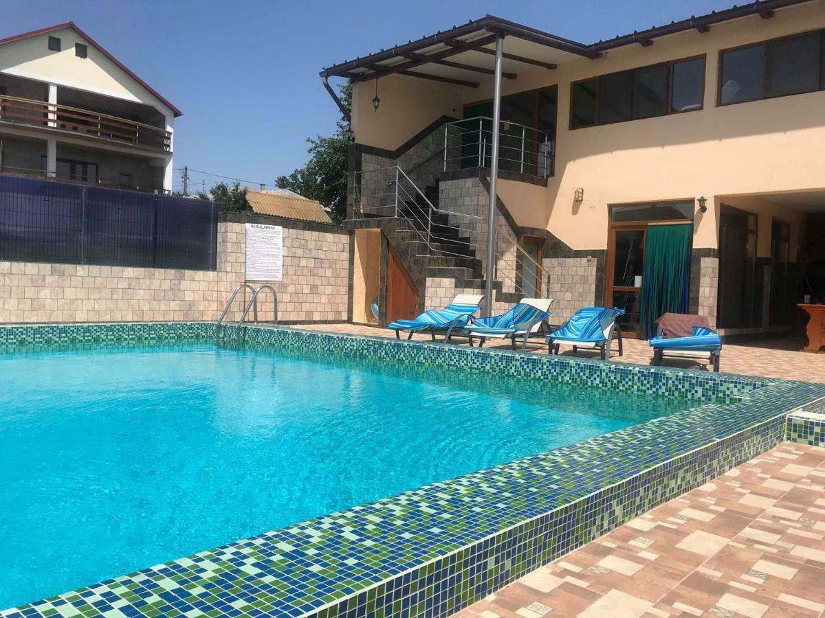 Lake View Hotel Sarichioi Exterior photo